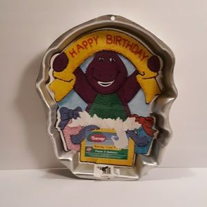 Wilton 1998 Barney Happy Birthday cake pan/mold